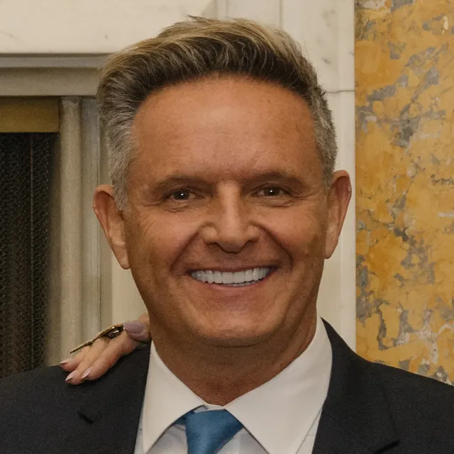 Portrait of Mark Burnett